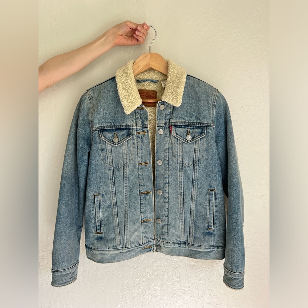 Levi’s Orginal Trucker Jacket/ with Sherpa Lining
